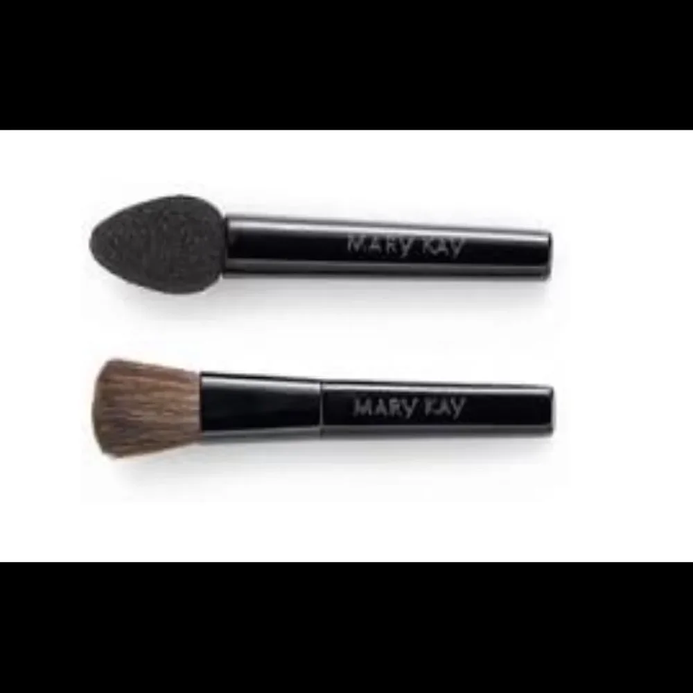 Lot of 2 MK cosmetic sponges and 2 eye applicators